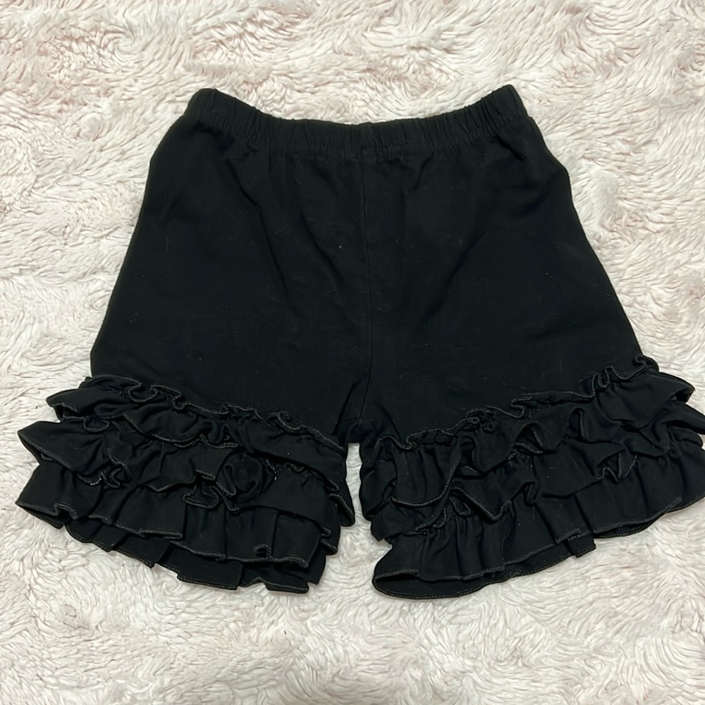 2-3t black ruffle shorts